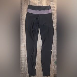 ALO Yoga legging size M - like new condition